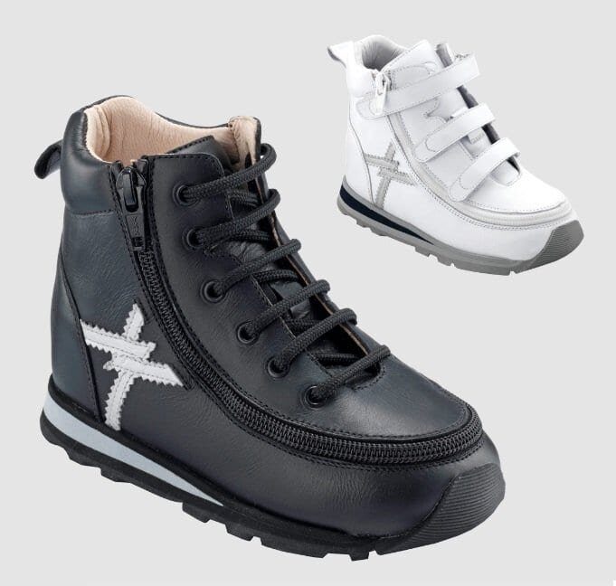 Zapatillas ortopédicas con cremallera en negro y blanco